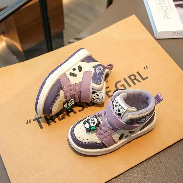أحذية أطفال خريفية وشتوية للثلج ، أحذية رياضية . Autumn and winter children's snow boots, children's