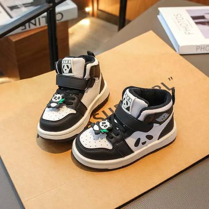 أحذية أطفال خريفية وشتوية للثلج ، أحذية رياضية . Autumn and winter children's snow boots, children's