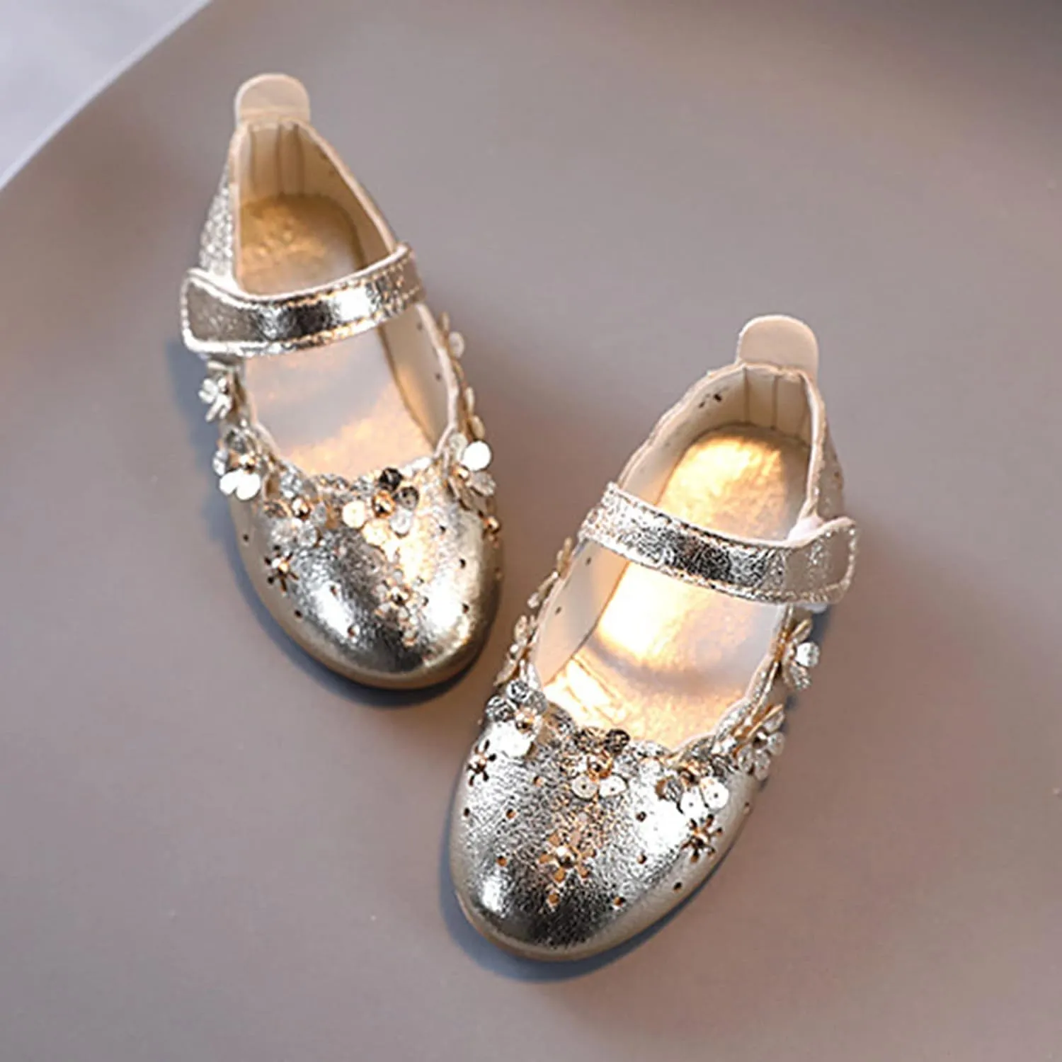 EnJoCho Girls Sandal Shoes Flower Shoes Hollow Flower Shoes Sandals Soft Sole Princess Sandals Baby Shoes 1-11 Years (Gold, 12 Months)