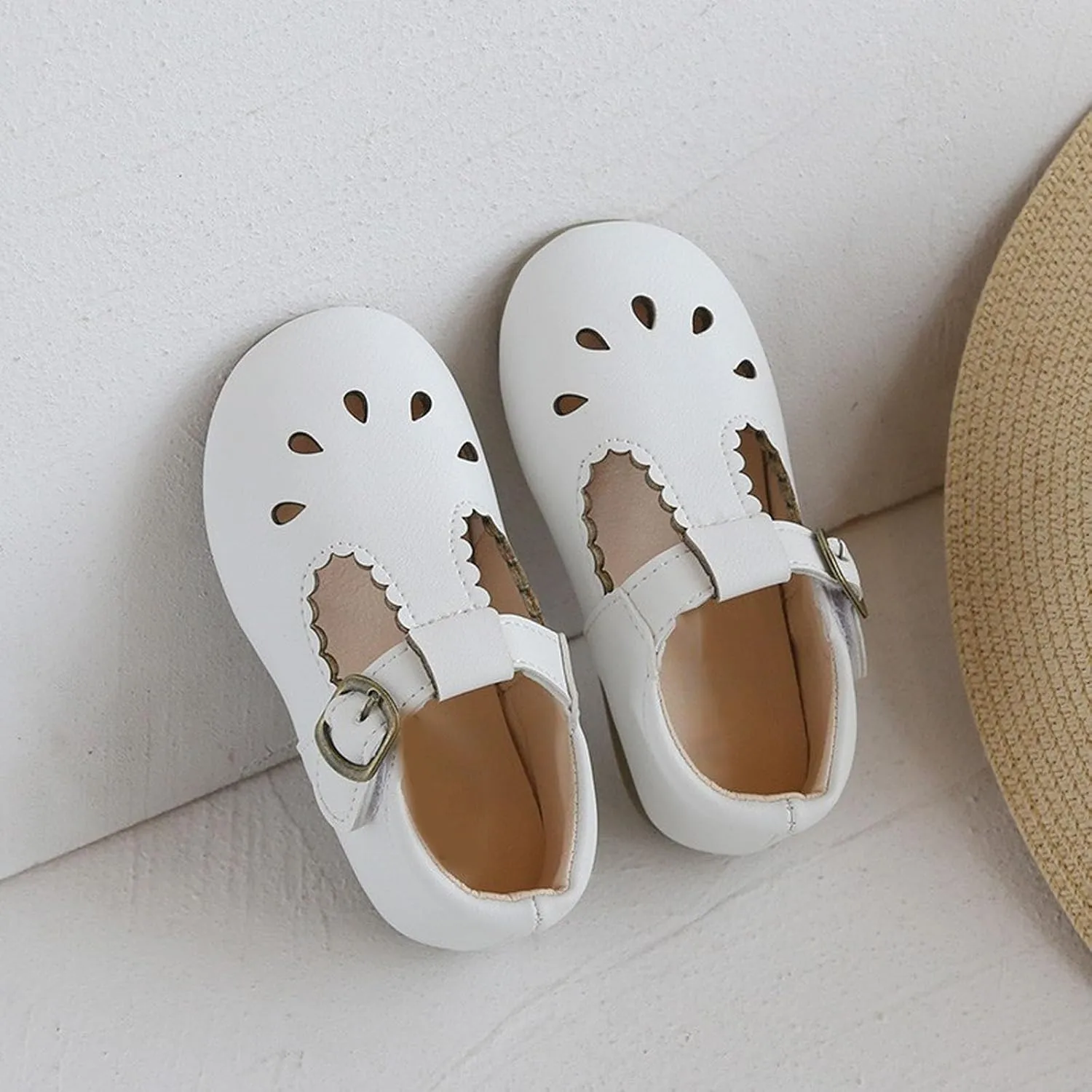 Girls Dress Shoes Children's Sandals Spring/Summer Solid Soft Sole Hollow Buckle Walking Shoes Closed Toe Sandals