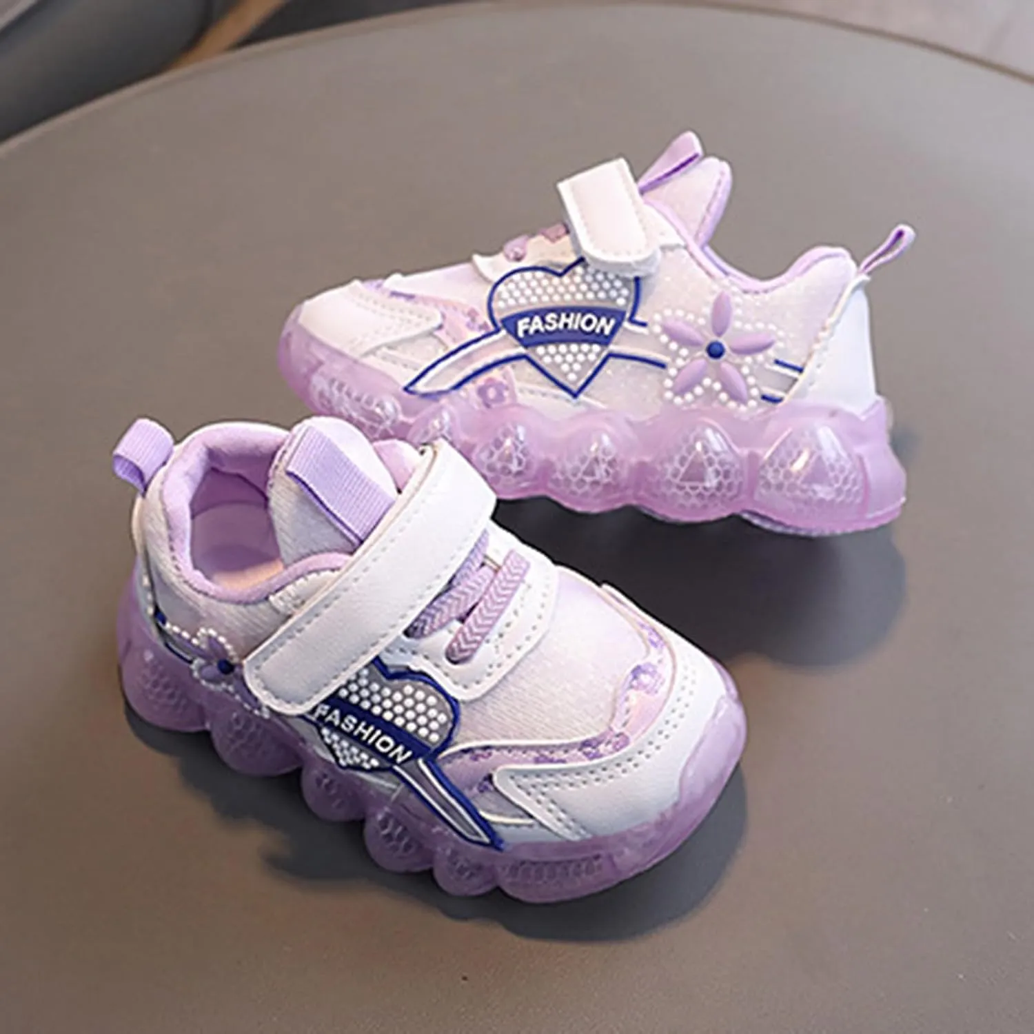 Kids Light Up Shoes Girls Boys Breathable Luminous Soft Sole Running Sport Sneaker Lace-Up Lightweight Soft Trainer