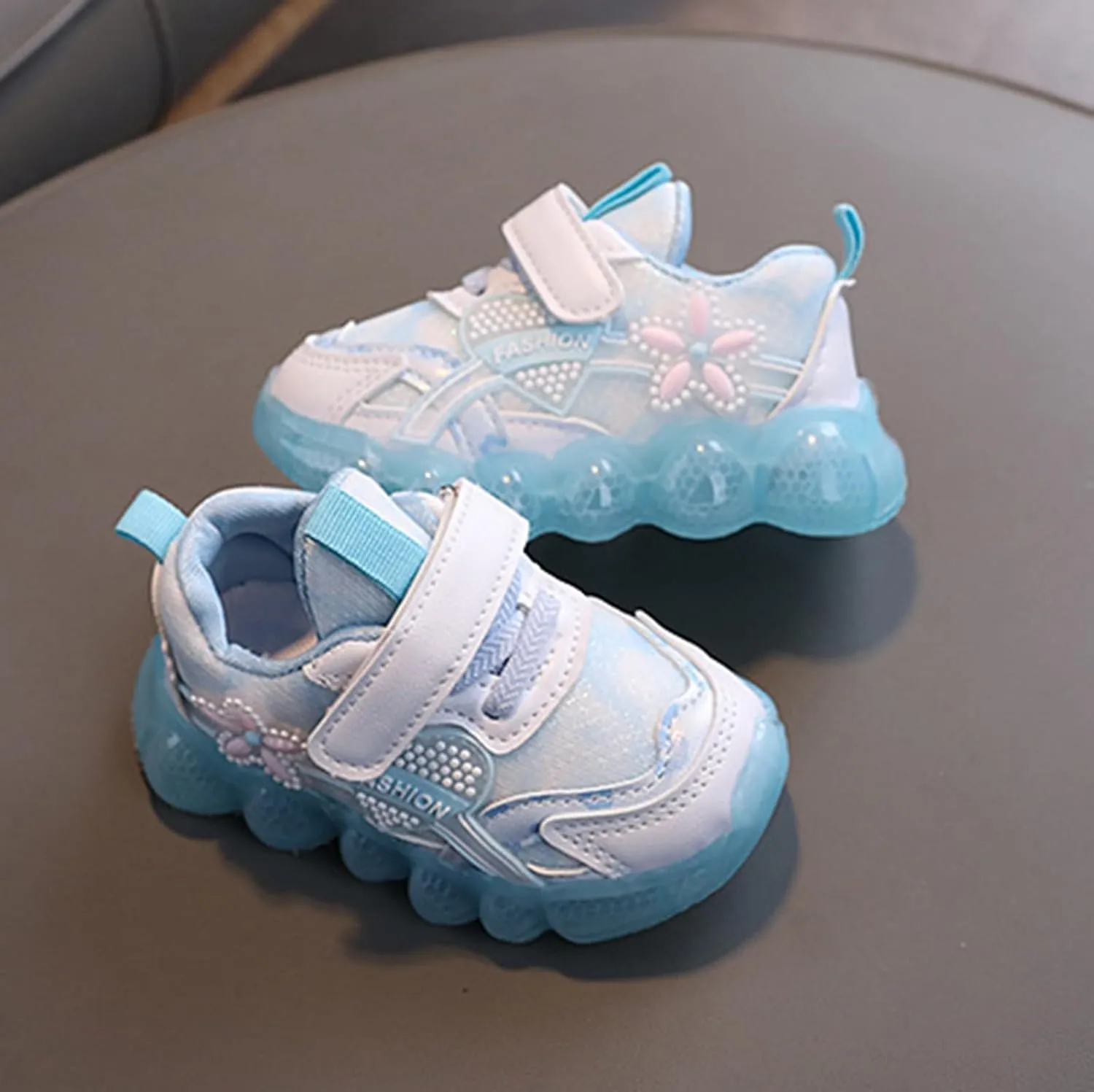 Kids Light Up Shoes Girls Boys Breathable Luminous Soft Sole Running Sports Sneaker Lace-Up Size 2 Shoe Girl Kid
