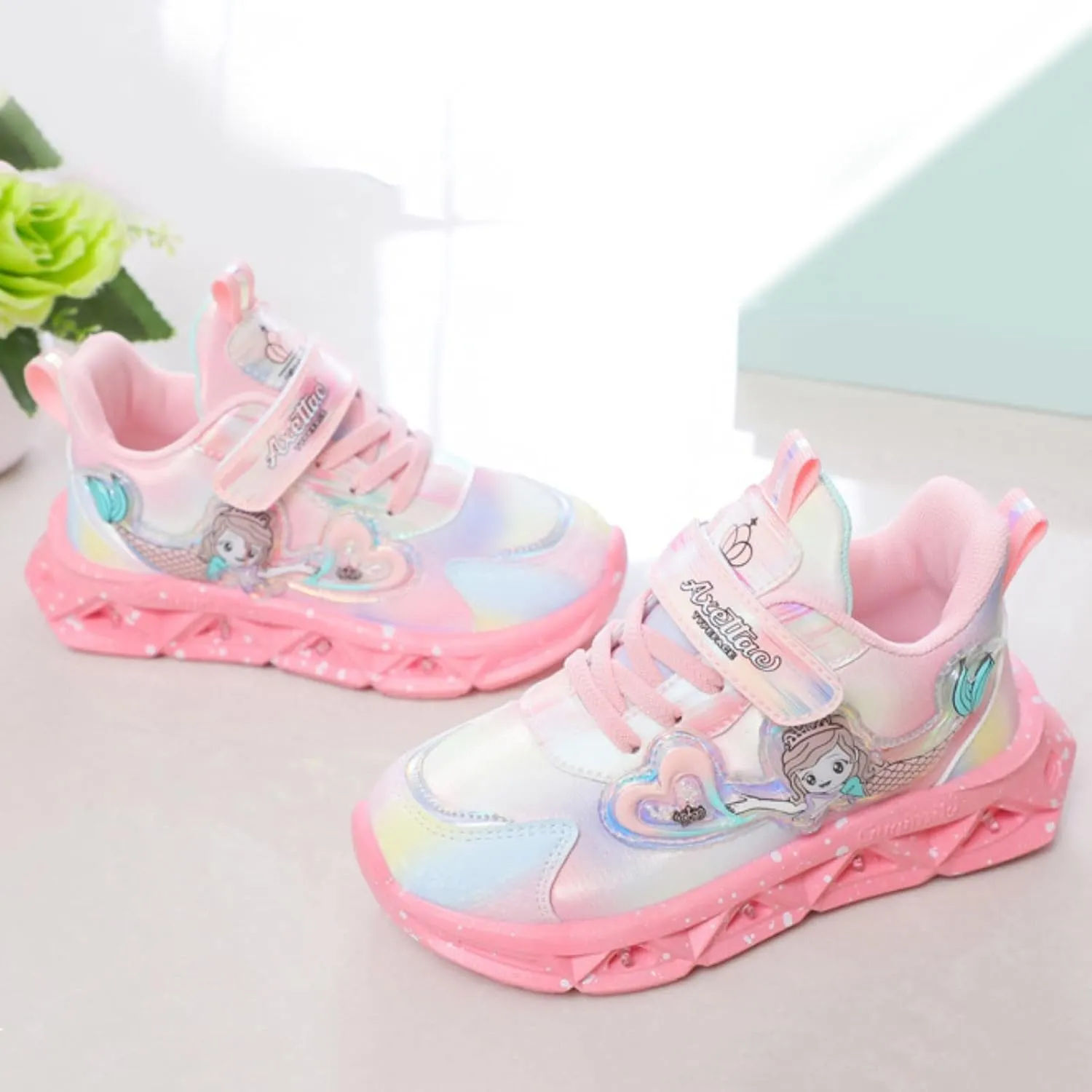 Running Shoes Toddler Boys Girls Light Up Princess Shoes Kids LED Flashing Lightweight Mesh Breathable Sneakers
