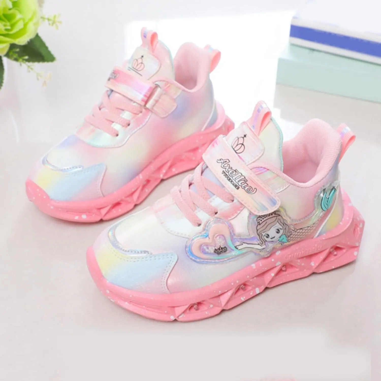 Running Shoes Toddler Boys Girls Light Up Princess Shoes Kids LED Flashing Lightweight Mesh Breathable Sneakers