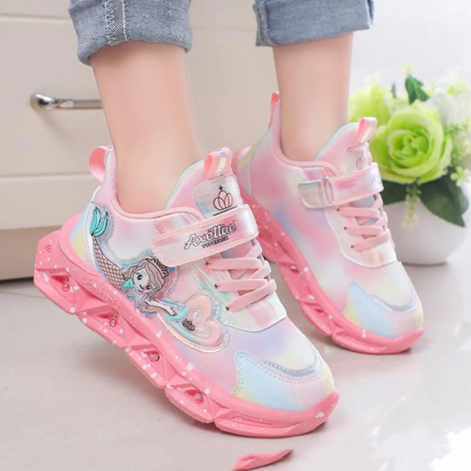 Running Shoes Toddler Boys Girls Light Up Princess Shoes Kids LED Flashing Lightweight Mesh Breathable Sneakers