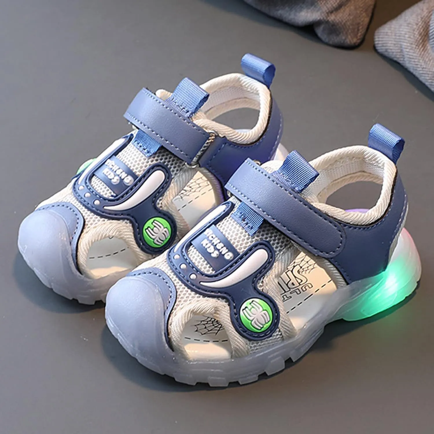 Sandals Girls Fashion Light On Baby Shoes Casual Children Shoes Girls Sandals Soft Sole Kids Beach Shoes Boys