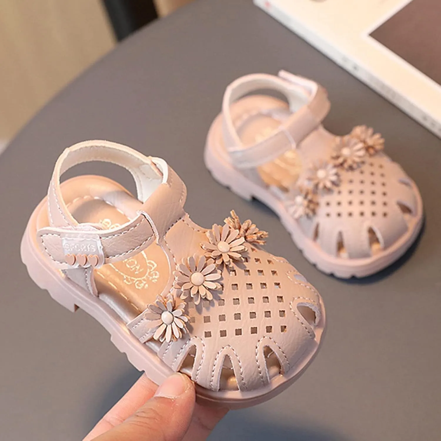 Toddler Girls Rubber Sandals Baby Soft Sole Princess Flat Shoes Girl Low Heel Flower Casual Dress Shoes