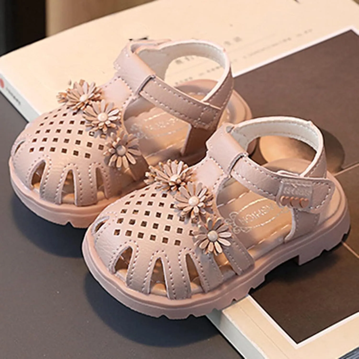Toddler Girls Rubber Sandals Baby Soft Sole Princess Flat Shoes Girl Low Heel Flower Casual Dress Shoes