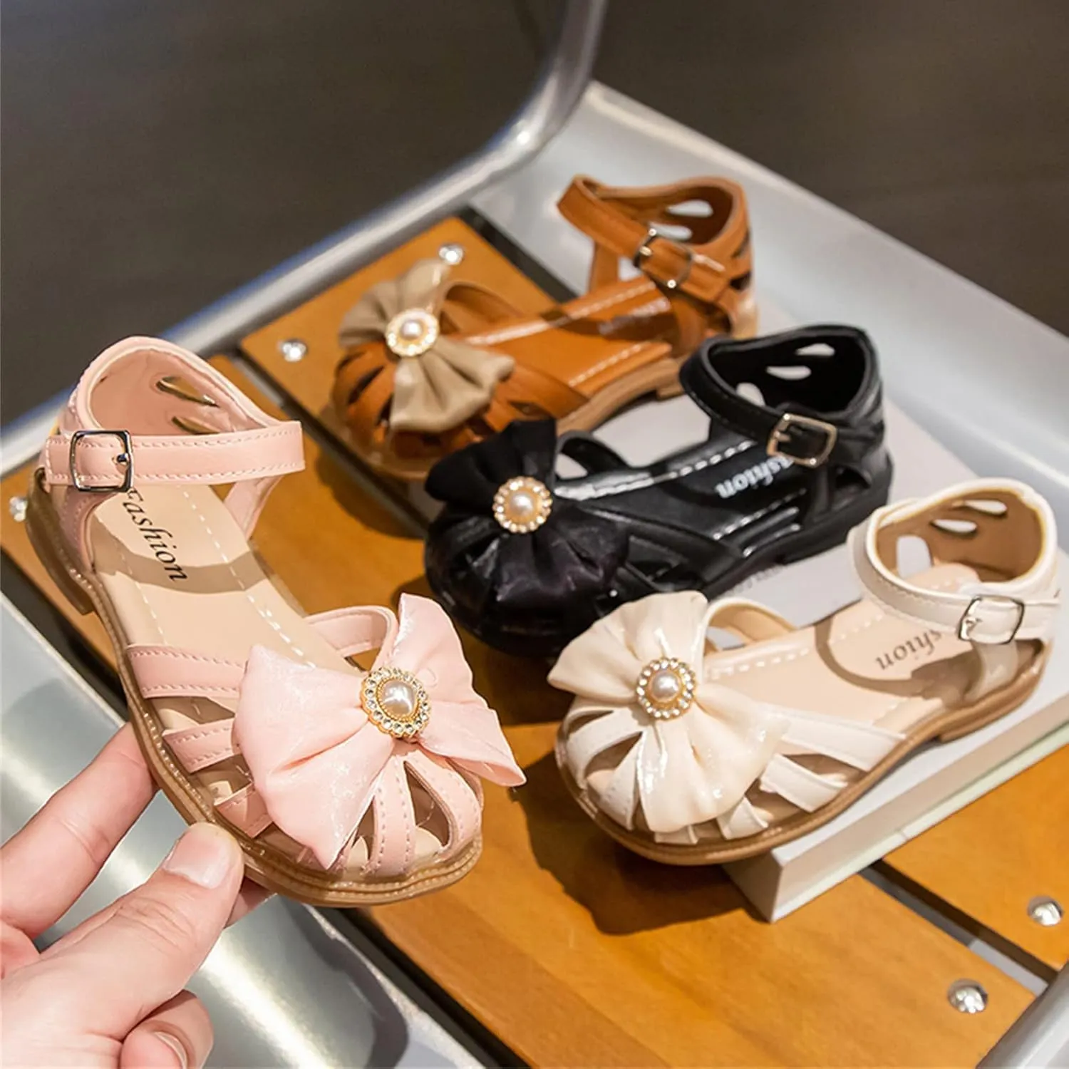 Toddler Sandals Flat Sandals Hollow Beach Shoes Fashion Soft Sole Girls Boys Casual Sandal Infant Shoes
